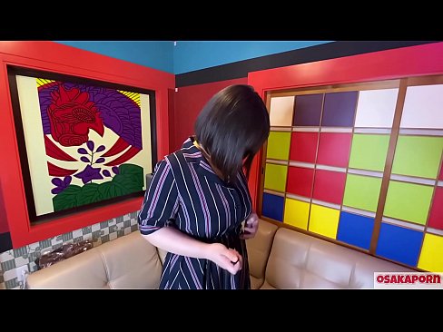 ❤️ Puttana giapponese con grandi tette si masturba con sex toys e ha un orgasmo. Parla in un'intervista della sua esperienza di scopata. Tette enormi e figa pelosa che geme forte. Osakaporn ❤❌ Pornoal it.rusanalog.ru ☑